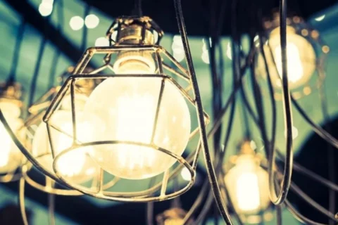 كيفية اختيار ثيم الإضاءة المناسب لمناسبتك