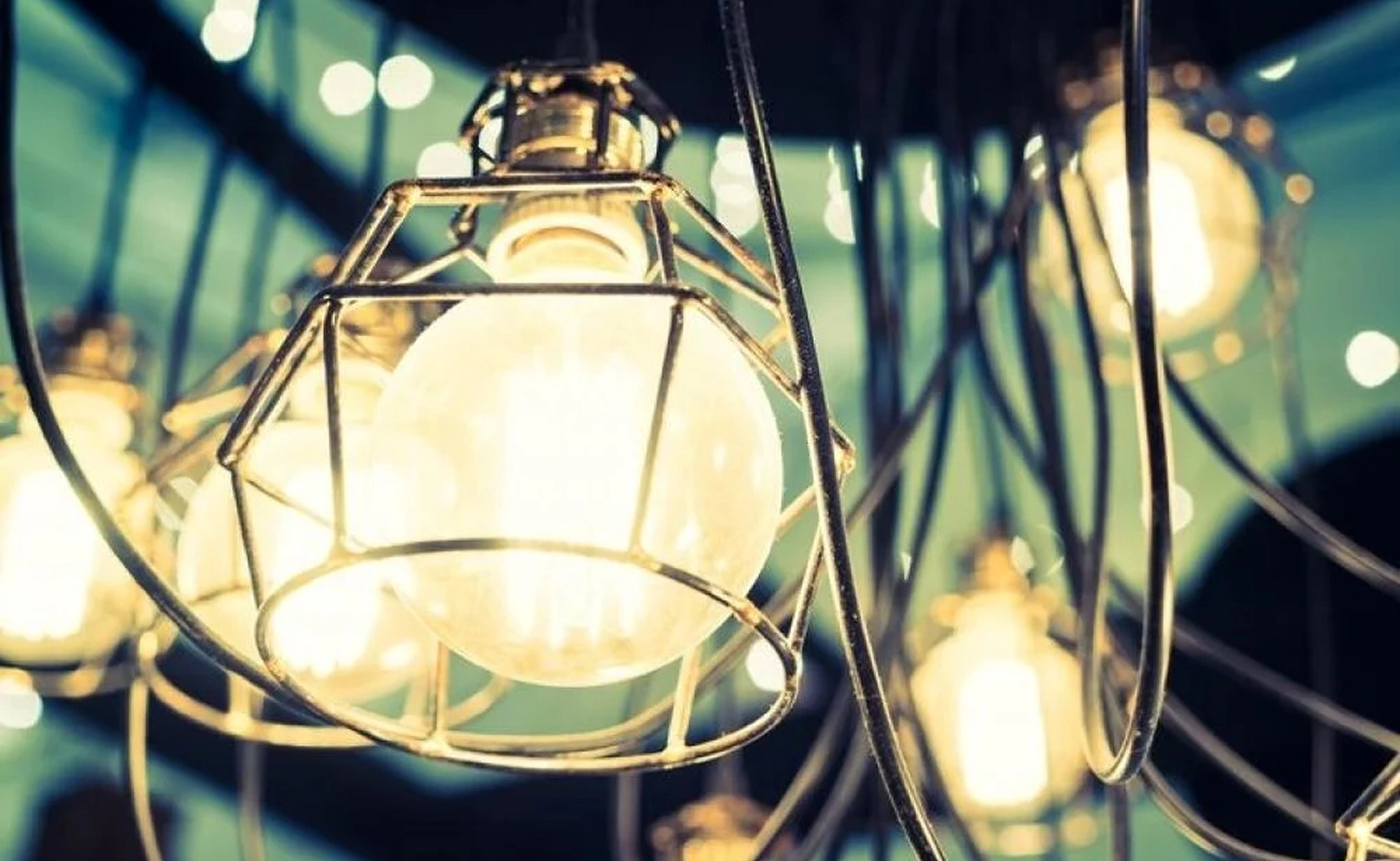 كيفية اختيار ثيم الإضاءة المناسب لمناسبتك